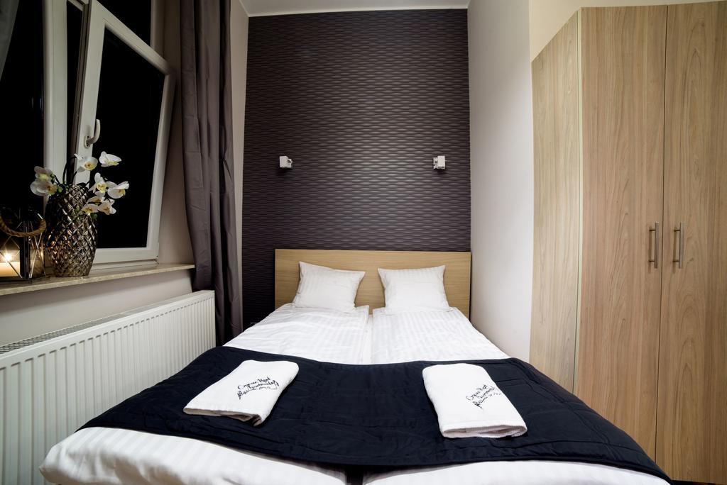 Cracow Rent Apartments - Spacious Apartments For 2-7 People In Quiet Area - Kolberga Street Nr 3 - 10 Min To Main Square By Foot Краков Экстерьер фото